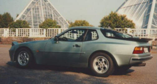 Porsche 944