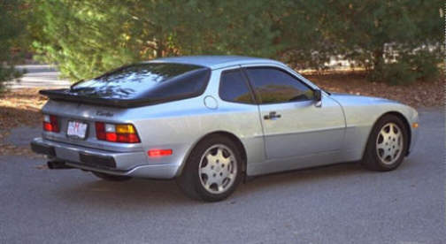 Porsche 944