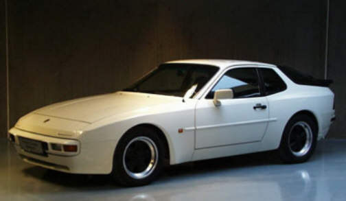 Porsche 944