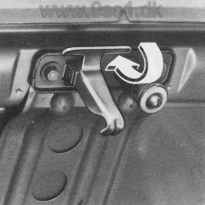 Porsche 944, Open hood