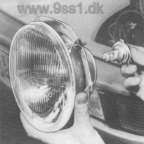 Porsche 944, Headlights
