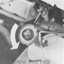 Porsche 944, Manual Operation of Pop-Up Headlights